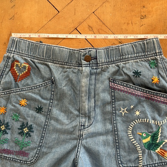 Johnny Was Lyonne Pull On Short Medium 30” EUC embroidered Jean shorts - Picture 10 of 13